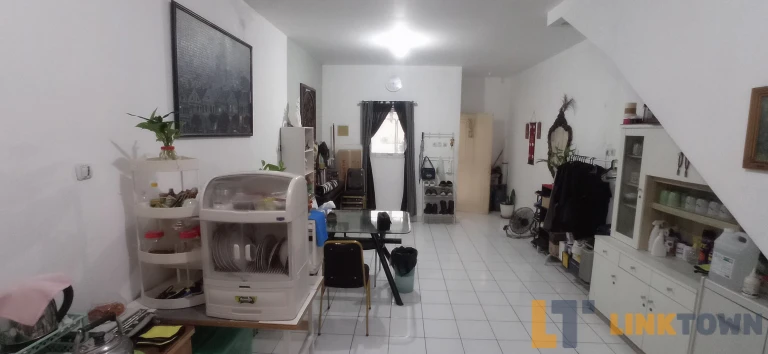 Linktown Taman Semanan Cengkareng